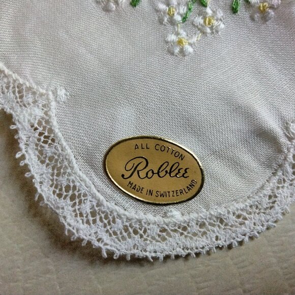 VINTAGE - 2 Cotton Ladies Handkerchiefs (New in Box) - Picture 4 of 7